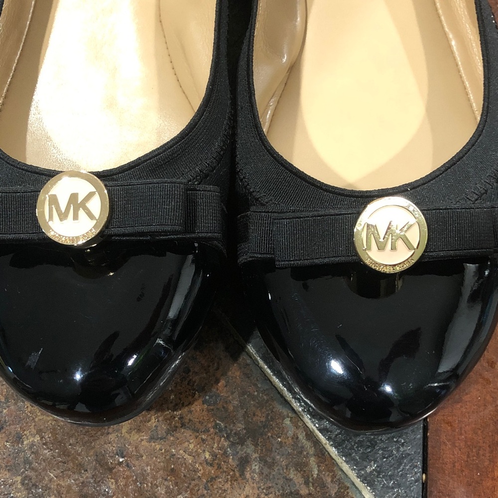 Michael Kors Fulton Ballet Flats Black Sz 10 leather and patent leather Bow&Logo - Picture 3 of 16